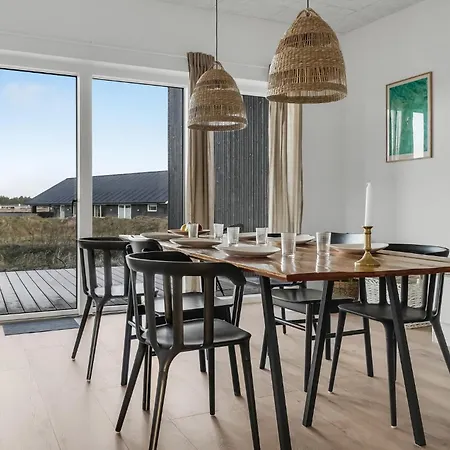 Awesome In With Kitchen Holiday home